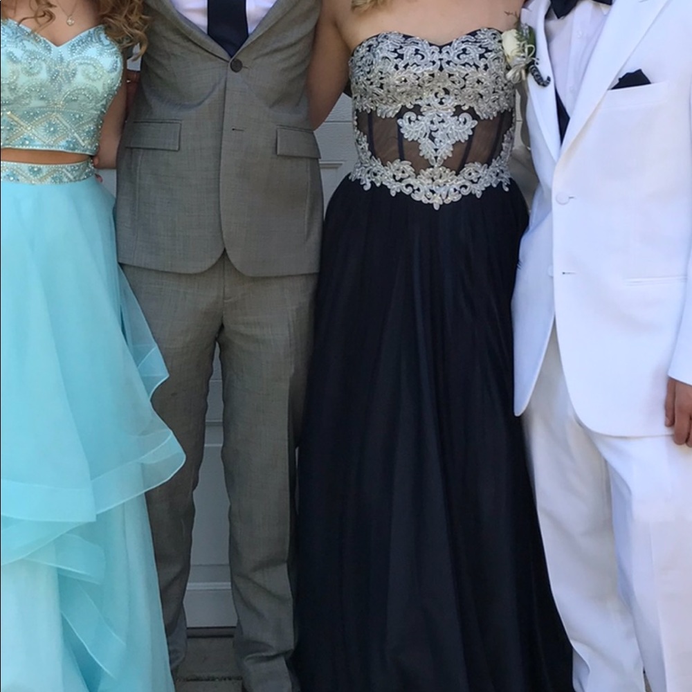 PROM DRESS - Picture 2 of 4